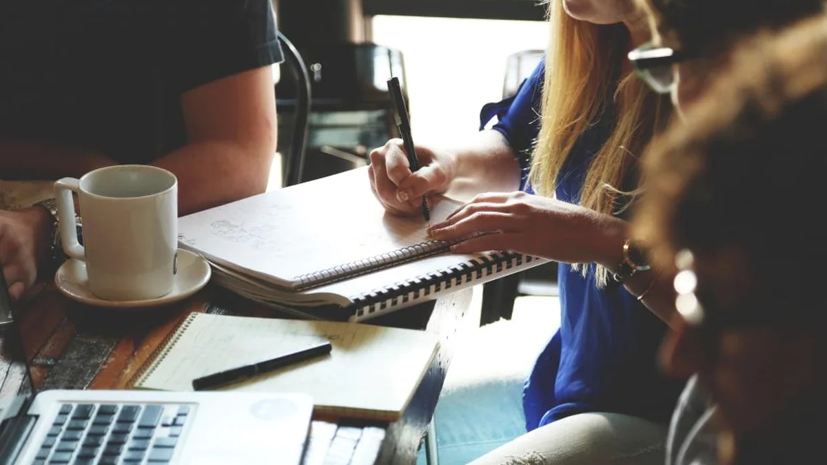 Outsource Web Design vs Hiring In-House